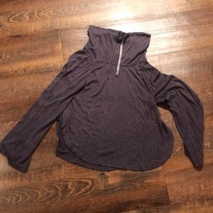 Gillian & O’Malley cropped sweatshirt